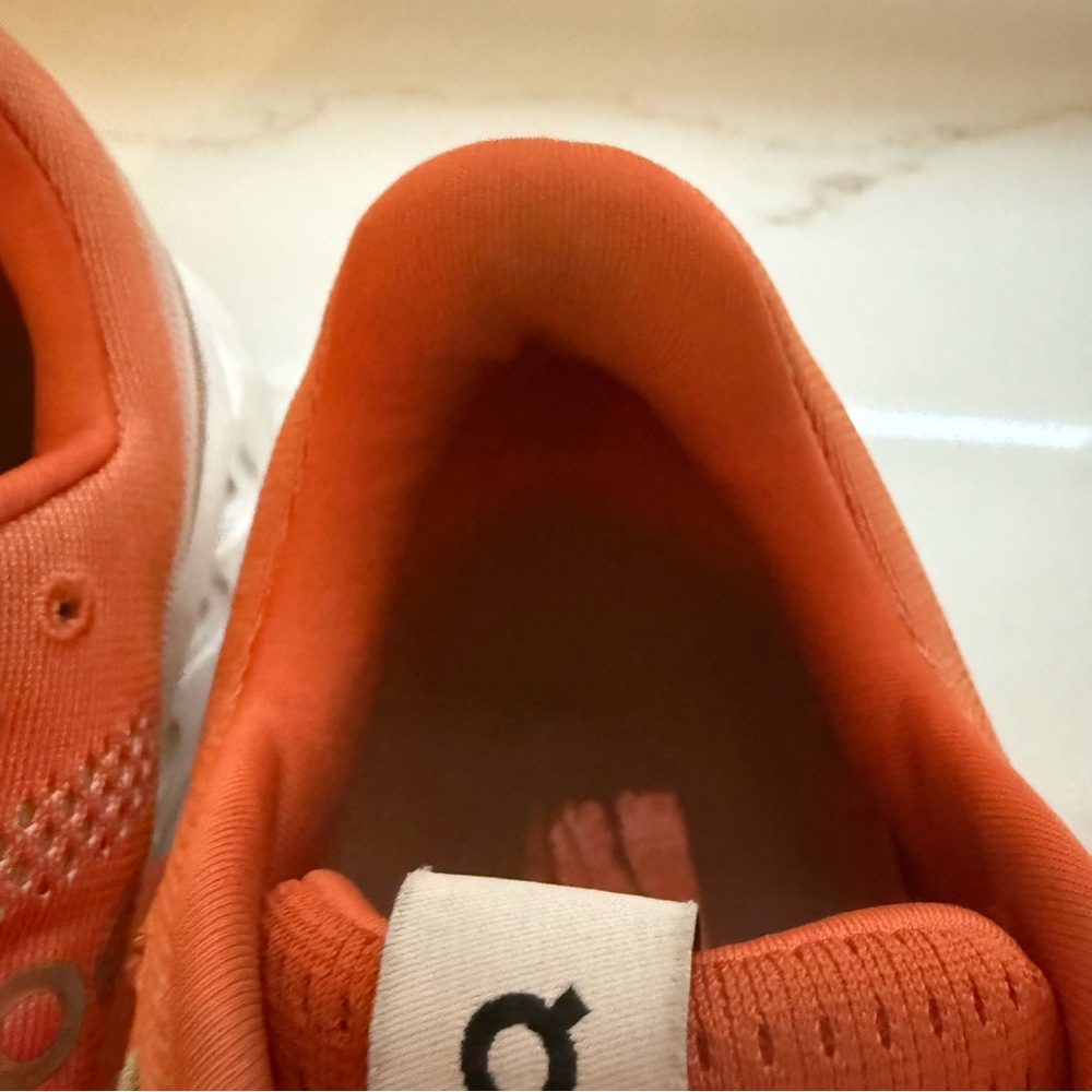 On Running Cloudsurfer Flame Orange Preowned runn… - image 14